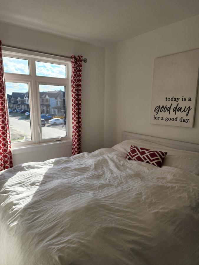 Place You Can Call Home !!! Near Ottawa Airport 外观 照片