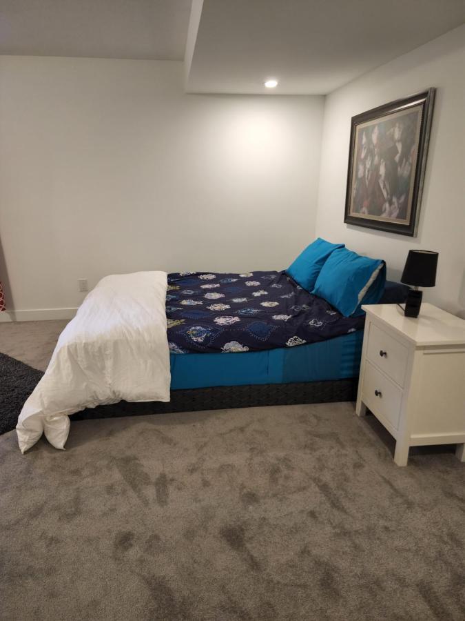 Place You Can Call Home !!! Near Ottawa Airport 外观 照片